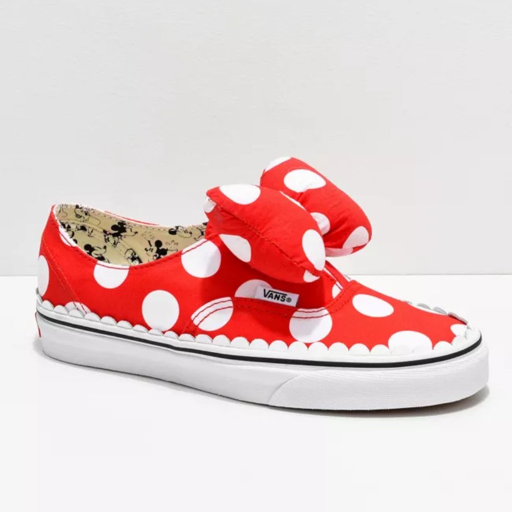🎀🆕 Rare! Never worn Vans Red polka dot Disney Mickey Minnie Mouse bow slip ons